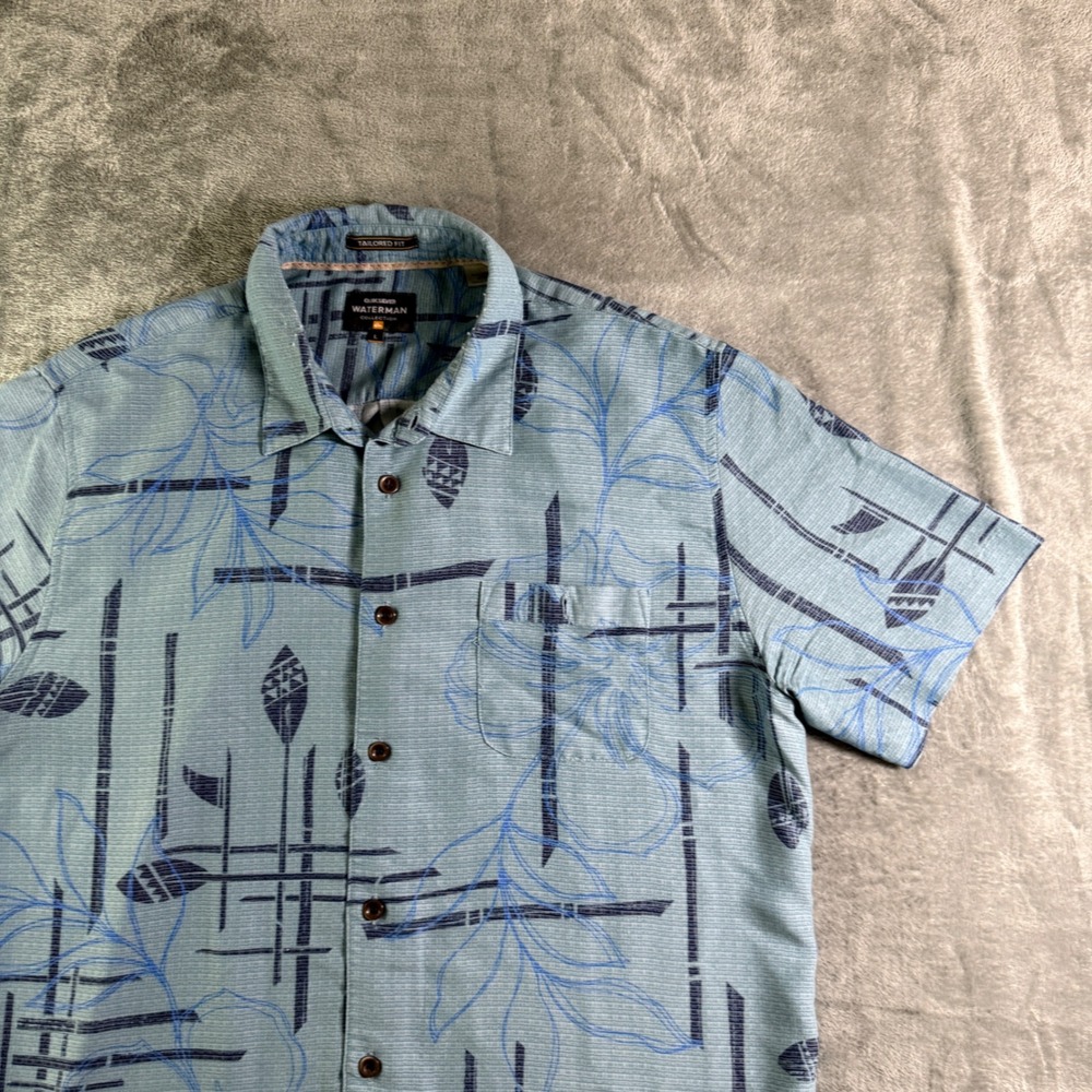 Quiksilver Waterman Collection Men's Button Down Shirt Blue Floral L